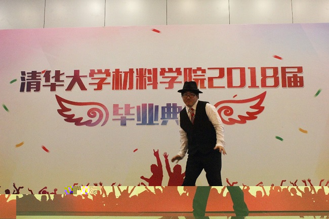1535354180577022146.jpg 表演.jpg